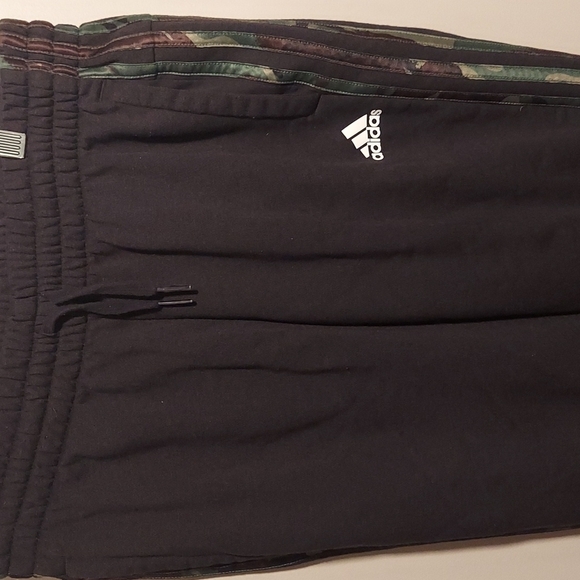 Adidas Sweatpants with camoflage stripes - Picture 3 of 10